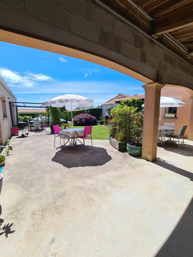 2 logements séparés indépendants jusqu'à 5 personnes, piscine chauffée à 3 min du Puy du Fou Les Épesses Exterior foto