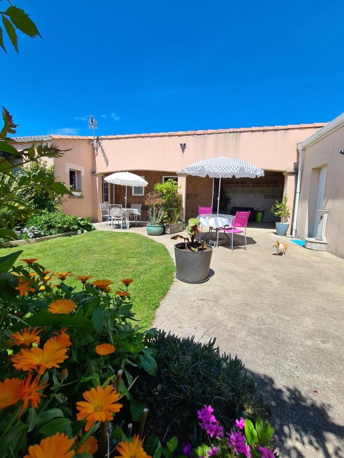 2 logements séparés indépendants jusqu'à 5 personnes, piscine chauffée à 3 min du Puy du Fou Les Épesses Exterior foto