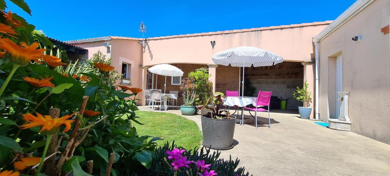 2 logements séparés indépendants jusqu'à 5 personnes, piscine chauffée à 3 min du Puy du Fou Les Épesses Exterior foto