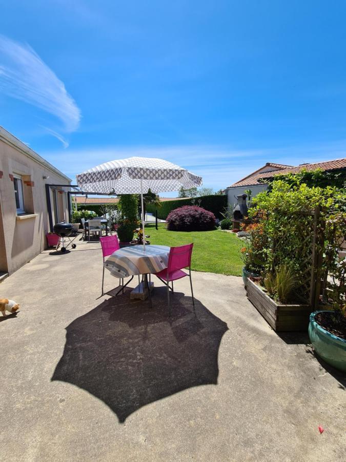 2 logements séparés indépendants jusqu'à 5 personnes, piscine chauffée à 3 min du Puy du Fou Les Épesses Exterior foto