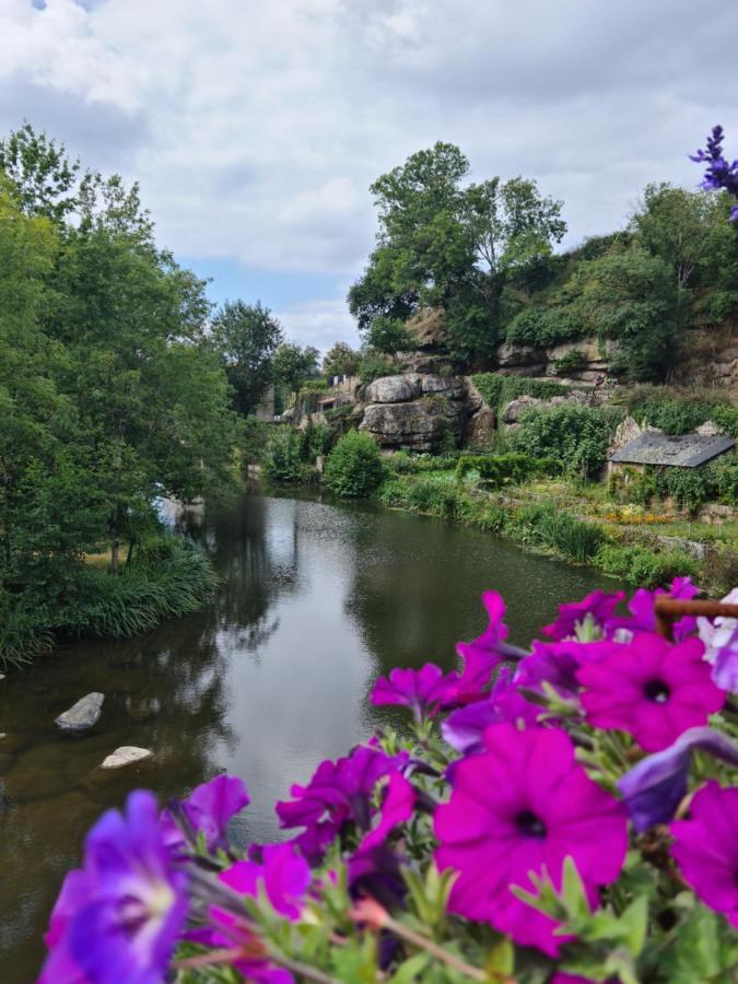 2 logements séparés indépendants jusqu'à 5 personnes, piscine chauffée à 3 min du Puy du Fou Les Épesses Exterior foto